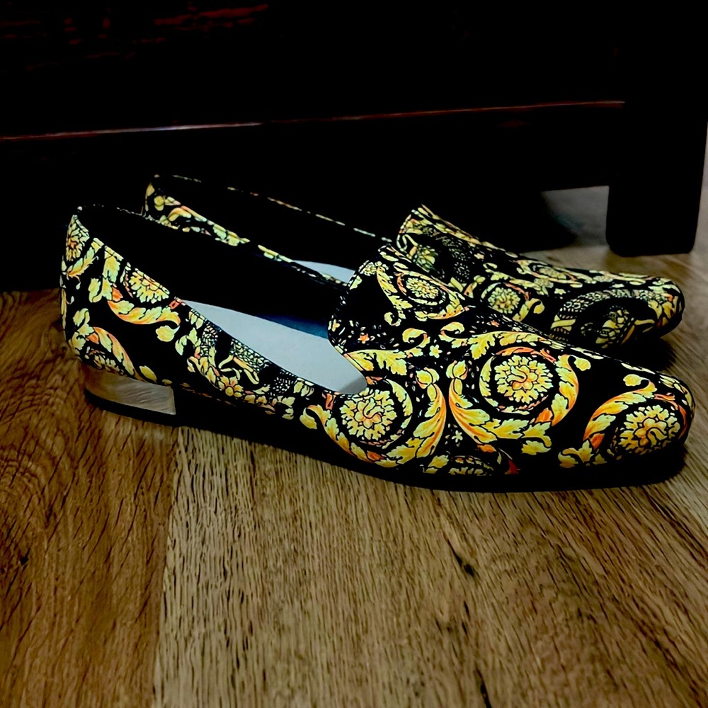 7.5 ShoeDazzle Loafers with Chrome Heel